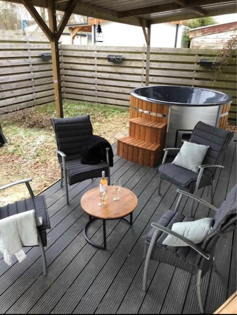 Hottub Forest Chalet Op De Veluwe! Путен Екстериор снимка