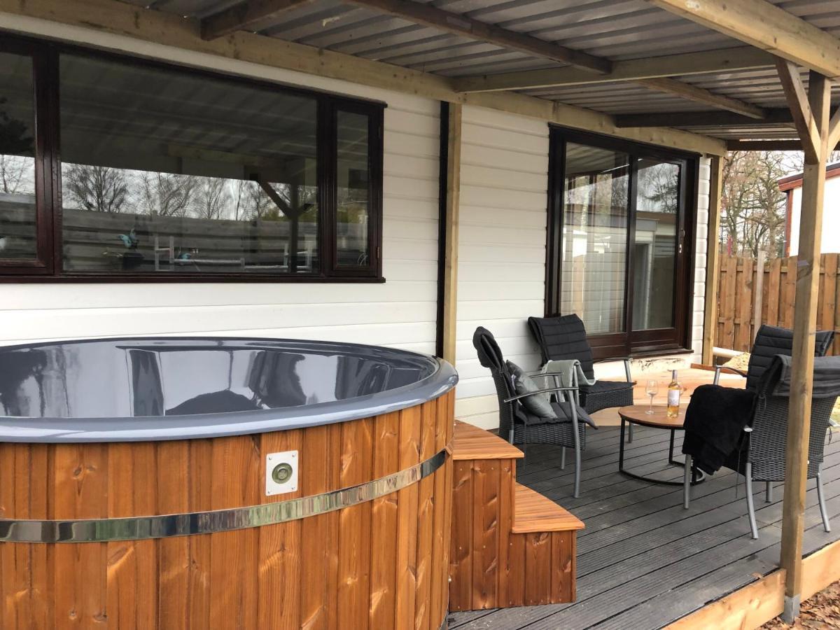 Hottub Forest Chalet Op De Veluwe! Путен Екстериор снимка